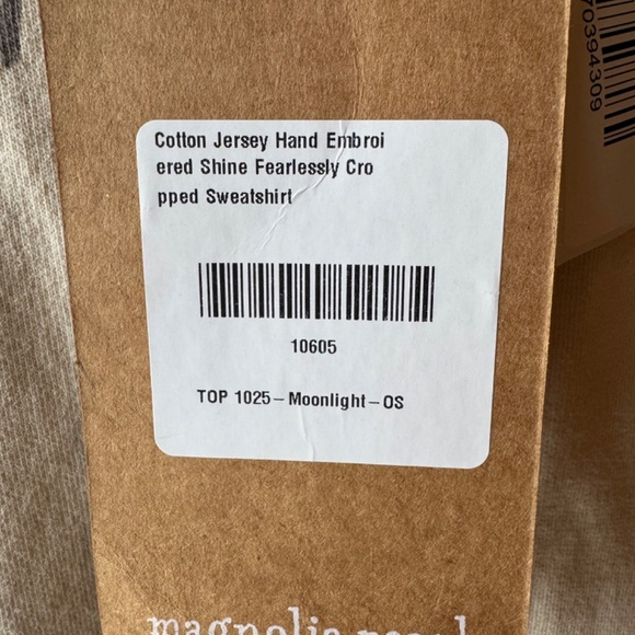 Magnolia Pearl Shine Fearlessly Sweatshirt *RARE - Picture 7 of 7